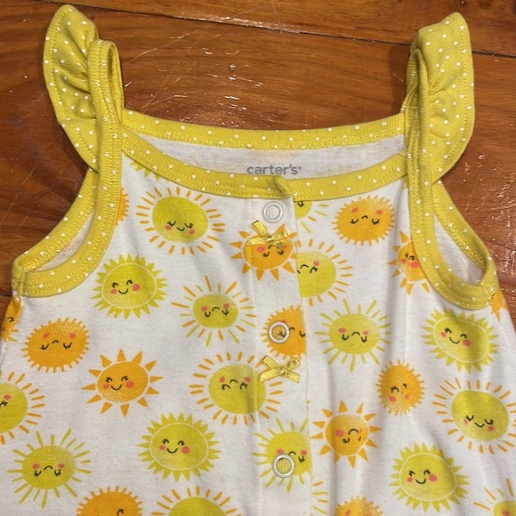 NWOT 9 month Carter’s yellow orange white sun ruffle sleeve one piece romper - Picture 2 of 13